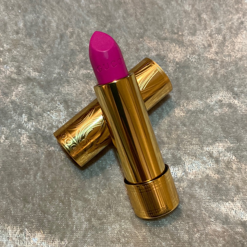 Gucci Long Lasting Satin Lipstick - Fantine Fuschia